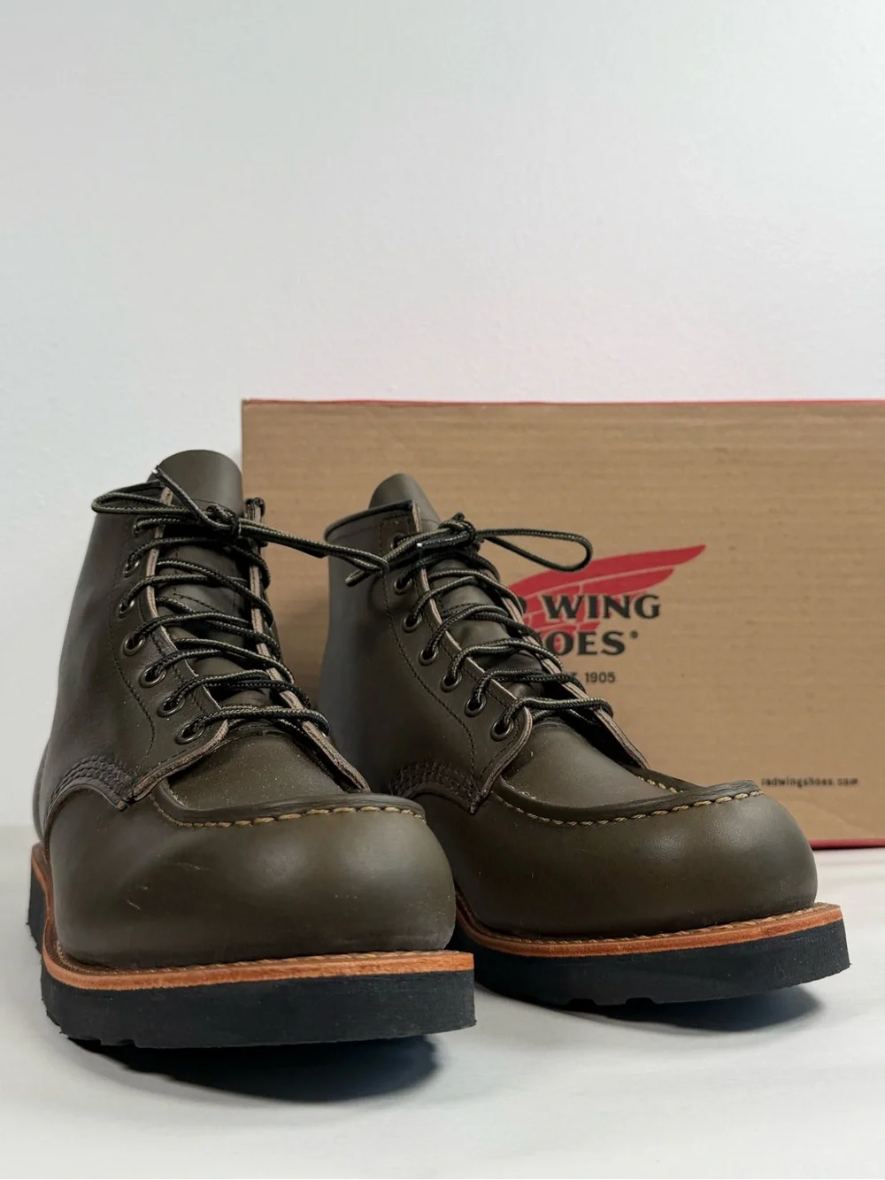 Red Wing Shoes Men’s Heritage Boots Size 8.5 D 8828 Alpine Portage Moc Toe USA